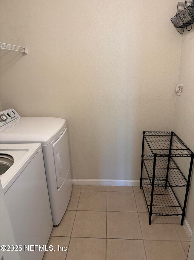 Foto del edificio - 8550 Touchton Rd