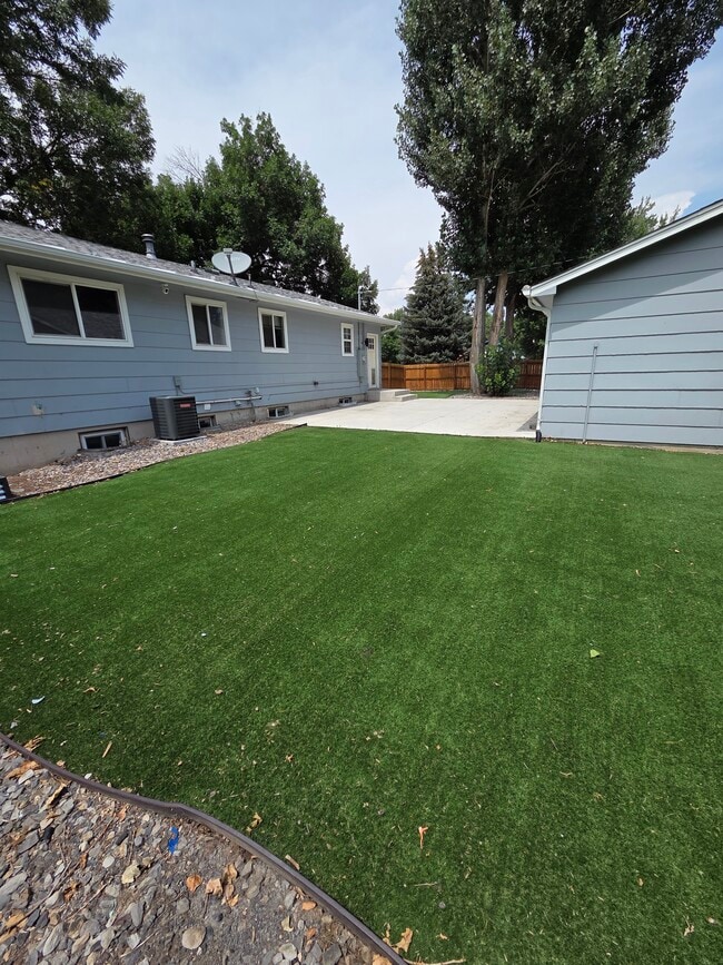 Foto del edificio - 3633 Windflower Cir