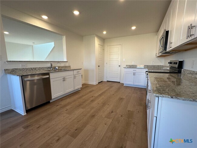 Foto del edificio - 945 Heartseed Ave