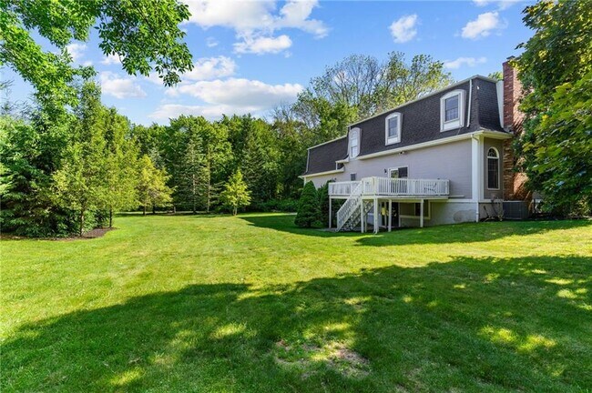 Foto del edificio - 80 Howland Rd