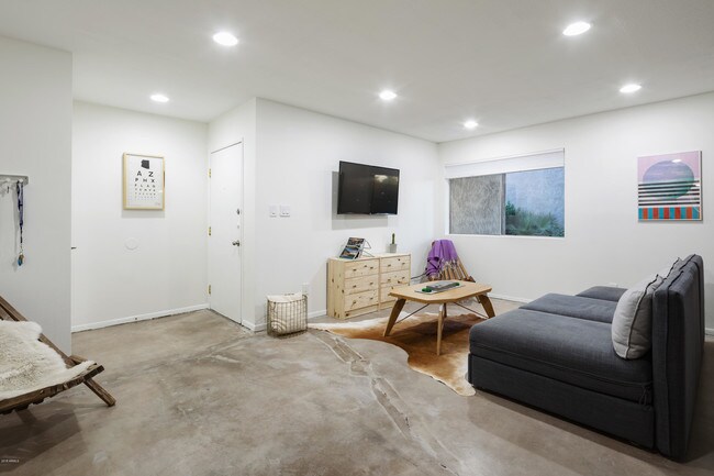 Foto del edificio - 5525 E Thomas Rd