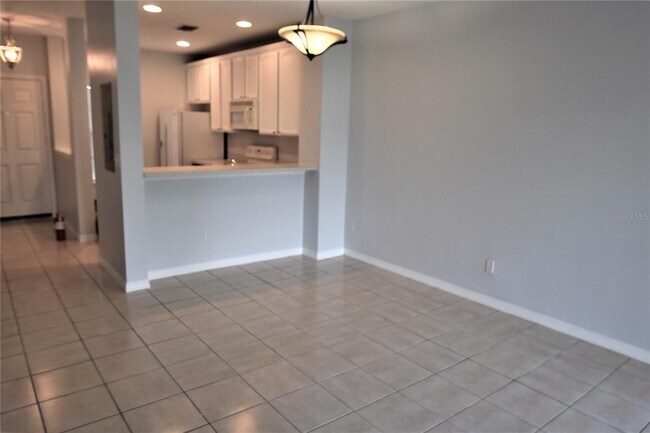 Foto del edificio - 9309 Jasmine Flower Ln