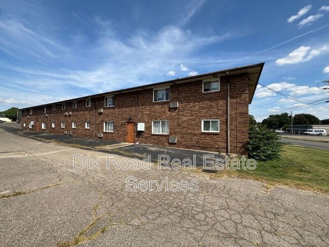 Building Photo - 426 Bellbrook Ave