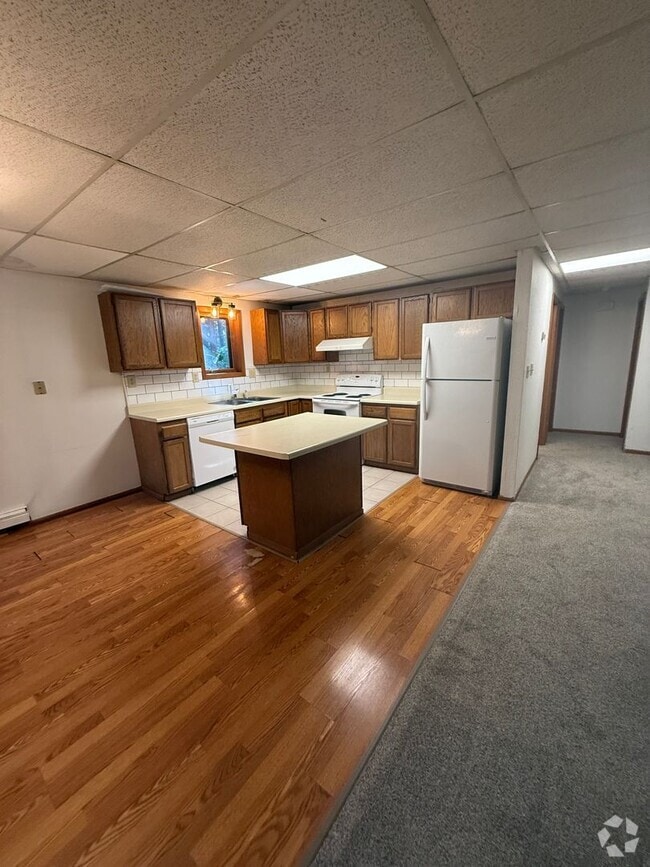 Building Photo - 2635 Scotch Pine Dr