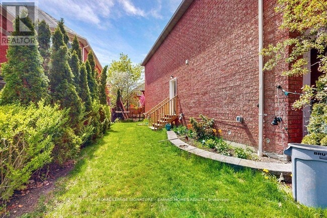 Building Photo - 456 Barondale Dr