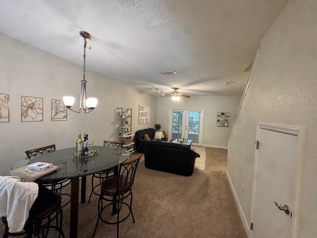 Building Photo - 2508 SW 35th Pl