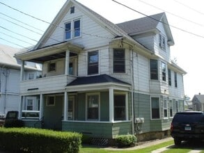 Building Photo - 110 Shippan Avenue Ext