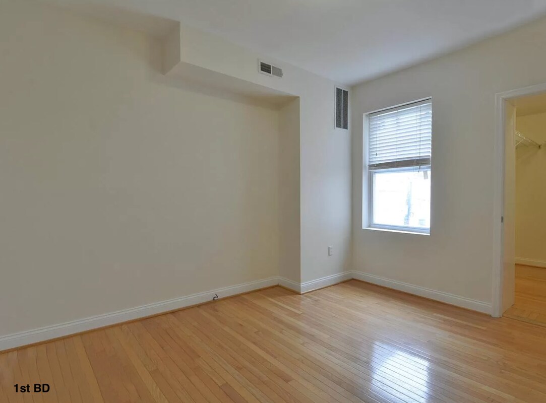 Foto principal - 733 Otis Pl NW