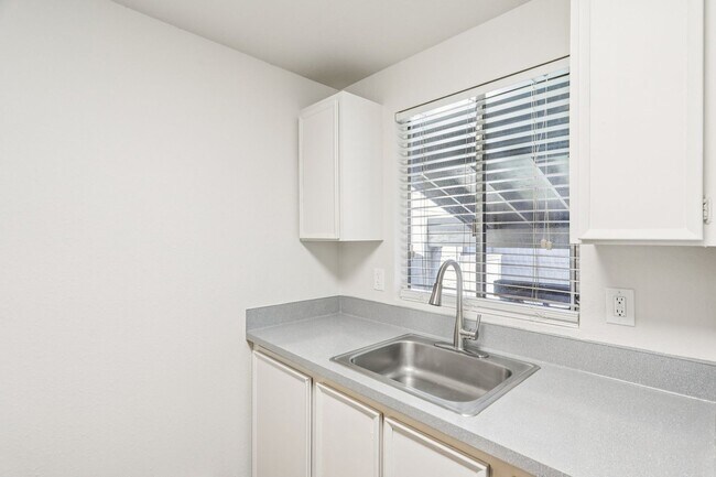 Interior Photo - Welcome Home to James Apartment Lakewood , WA