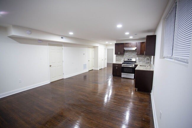 Foto del edificio - BRAND NEW 2 BEDROOM 1 BATH APARTMENT