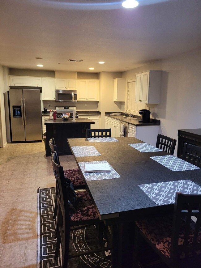 Building Photo - 3396 Joshua Tree Ct