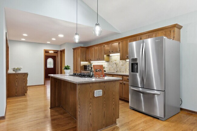 Building Photo - 1735 Brookdale Rd