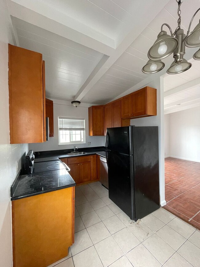 Building Photo - 841 Sharmon Palms Ln