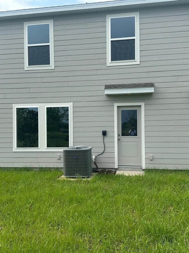 Foto del edificio - 2416 Bevel Ln