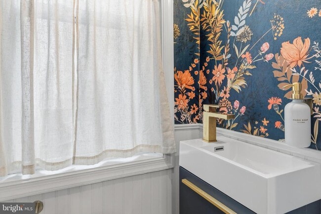 Building Photo - 2217 Memphis St