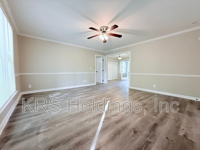 Building Photo - 1118 Country Club Ln