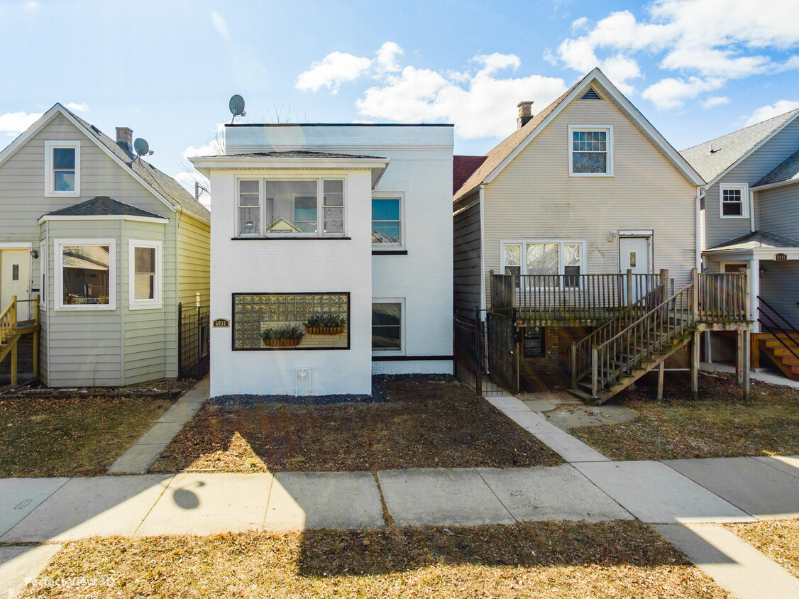 Primary Photo - 5037 W Byron St