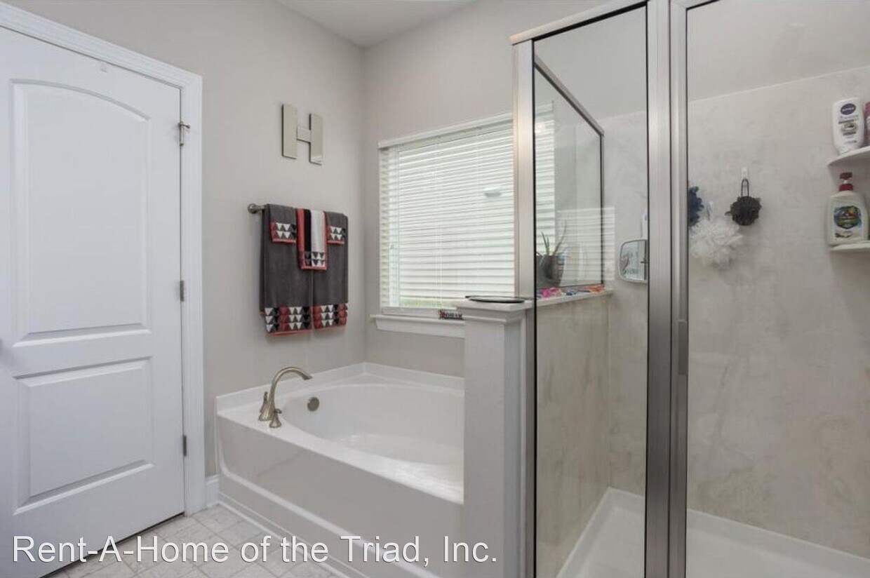 Foto del edificio - 4 br, 3 bath House - 5213 Roshni Terrace