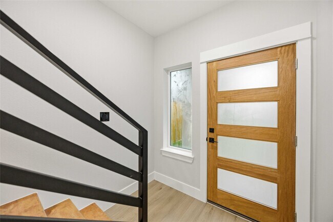 Foto del edificio - 8013 Moon Beam St