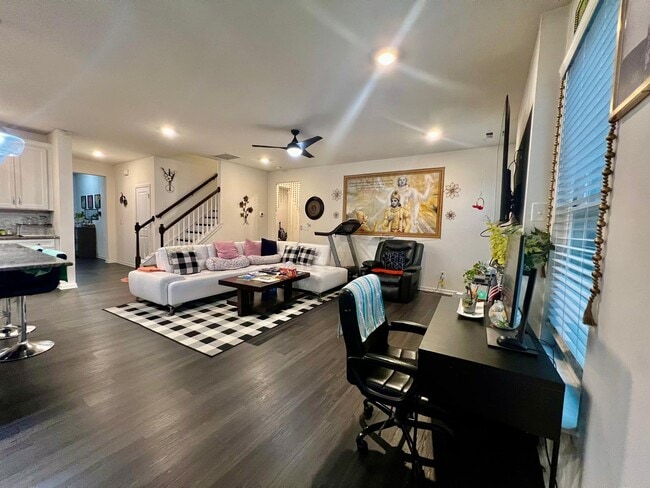 Foto del edificio - 1404 Reidhaven St