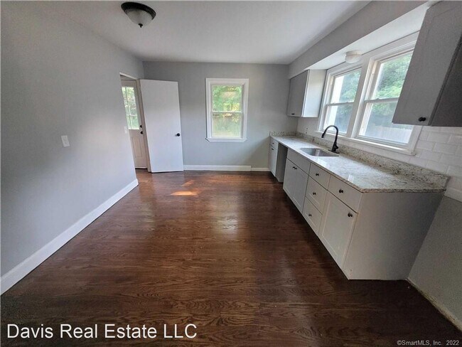 Building Photo - 2 br, 1 bath House - 599 Mohegan Avenue Pa...