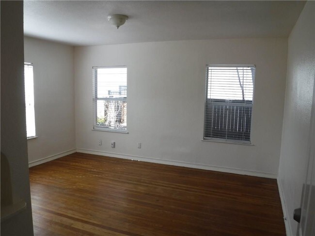 Building Photo - 4026 Holland Ave
