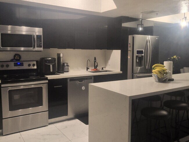 Foto del edificio - 721 SW 148th Ave