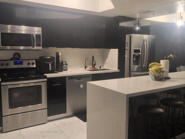 Building Photo - 721 SW 148th Ave