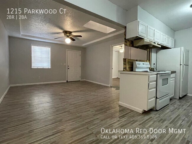 Building Photo - 1215 Parkwood Ct