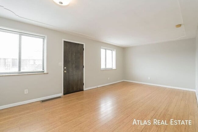 Building Photo - 1533 W 34th Ave