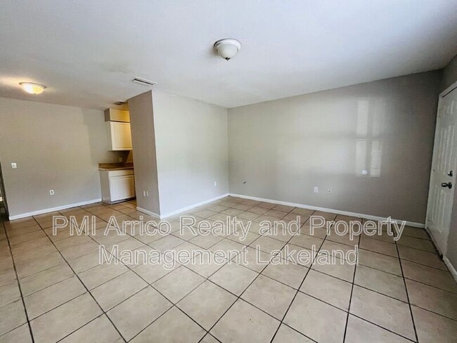 Building Photo - 1031 Crestview Ave
