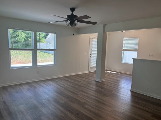 Building Photo - Pristine, Move In ready home in the Berryh...
