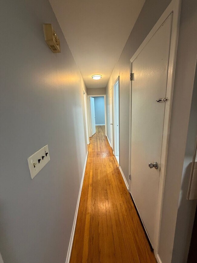 Foto del edificio - 407 W Stimpson Ave