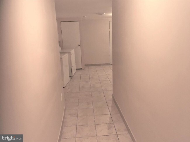 Foto del edificio - 7301 Harford Rd