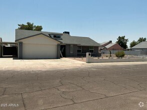 Building Photo - 8837 W Highland Ave