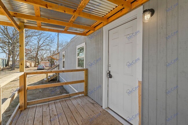 Building Photo - Spacious 2/1 Mobile Home in Denison!