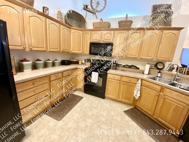 Building Photo - Spacious Condo Located in Abbey Glenn!