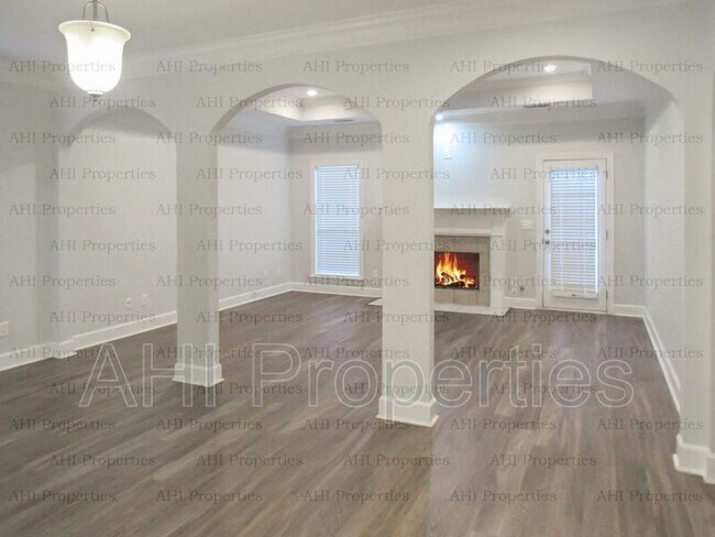 Foto del edificio - 7044 Inverness Green Ln