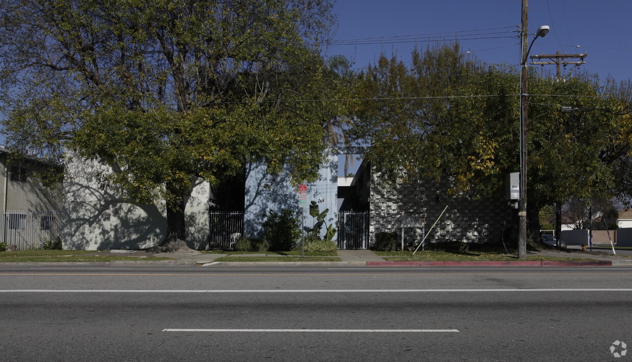 Building Photo - Caribbean Apartments