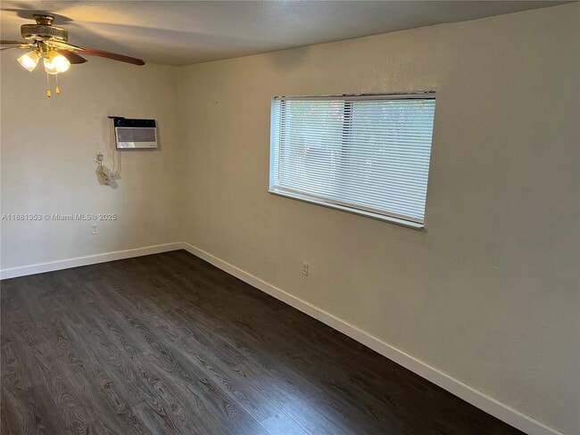 Foto del edificio - 180 NE 71st St