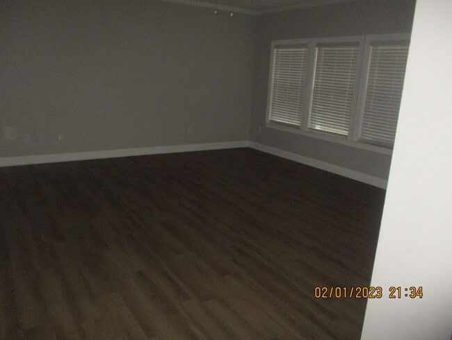 Building Photo - 124 Chapel Ct