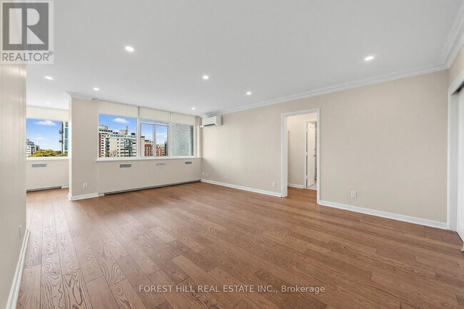 Building Photo - 561 Avenue Rd