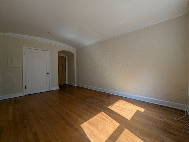 Foto del edificio - 556 W Arlington Pl