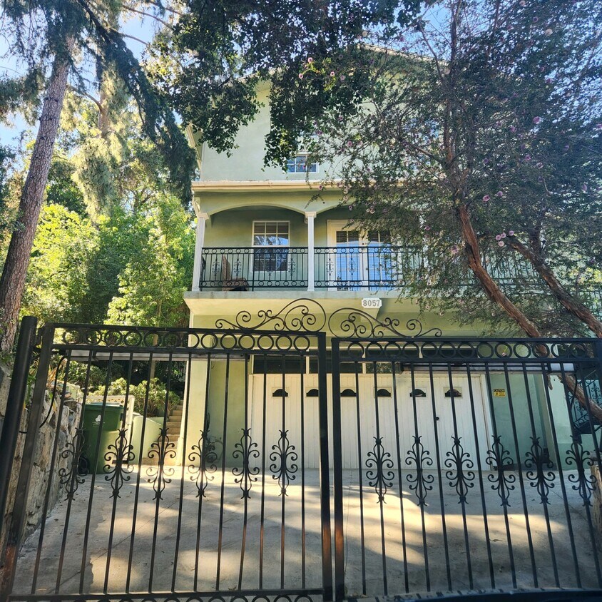 Primary Photo - 8057 Willow Glen Rd