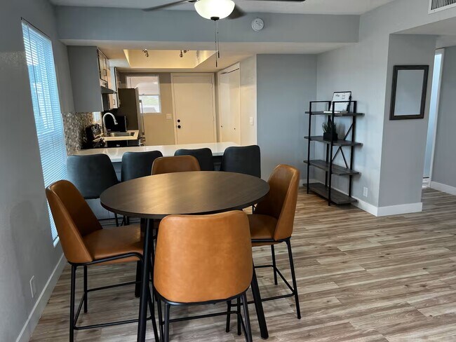 Comedor - 3393 Kearsage Dr