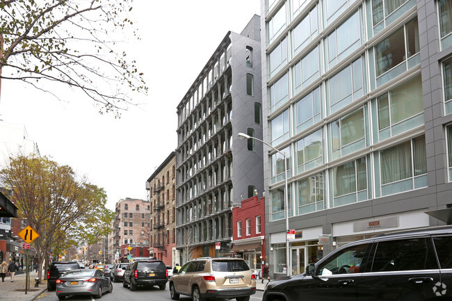 Building Photo - Xoco 325
