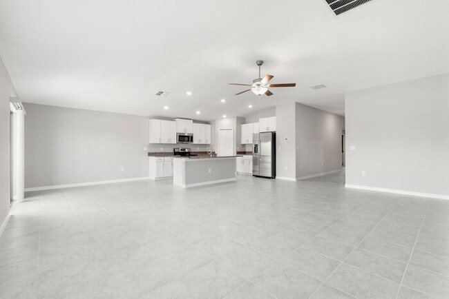 Building Photo - Come Rent this LIKE NEW Home in Shell Cove...