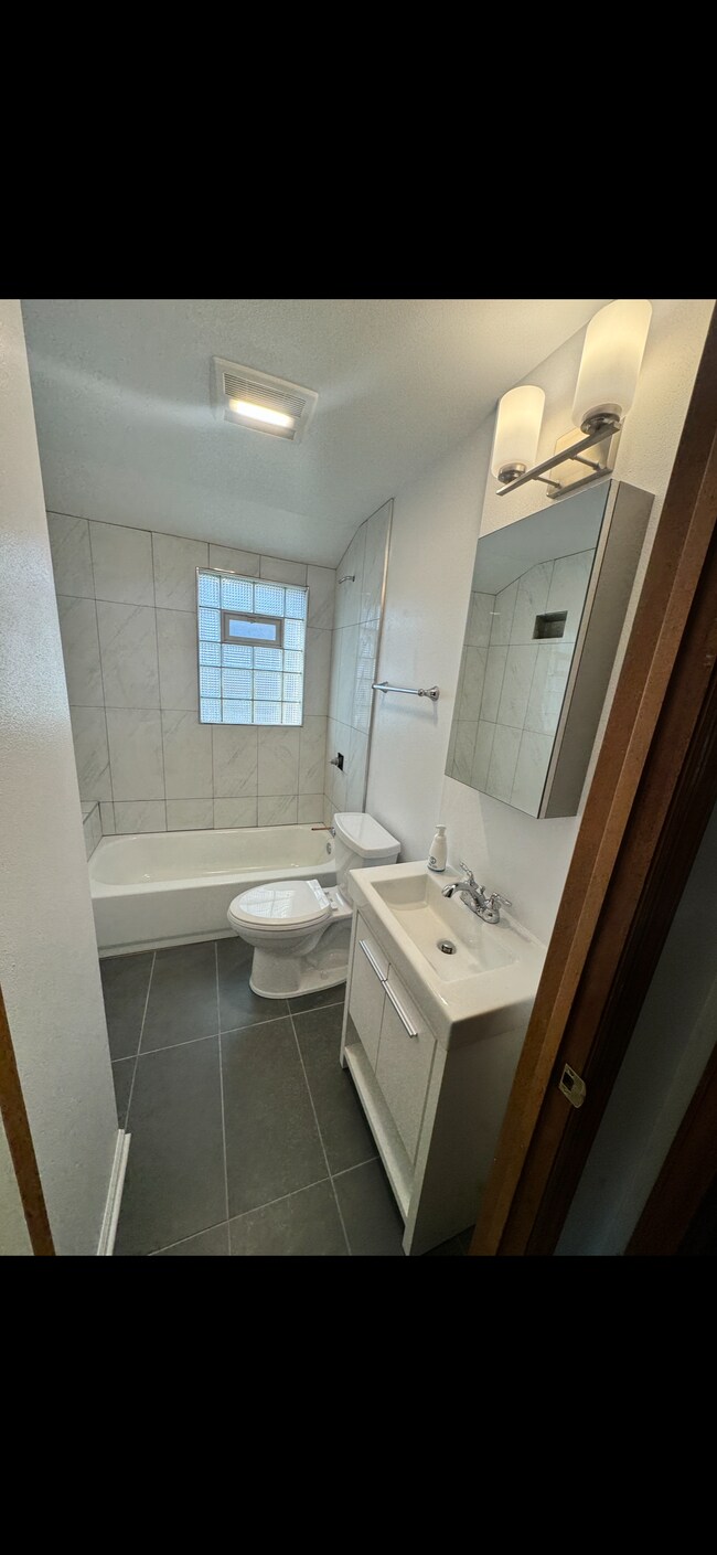 Building Photo - 213A S 76th St