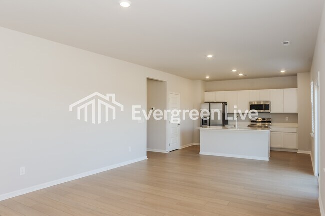 Foto del edificio - 17753 Denham Cir