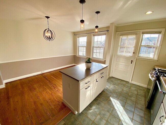 Building Photo - Beautifully Updated 3Bed/2 Bath Towson Hom...